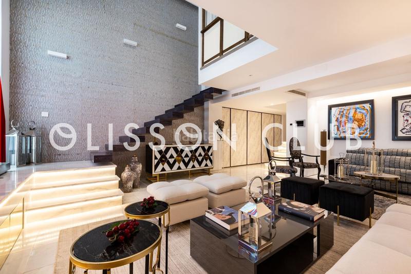 Foto c2eb2043-1146-42da-9be1-a4373c3cc058. Piso maravilloso dúplex reformado con excelentes calidades, a pocos metros del parque el retiro. en Madrid