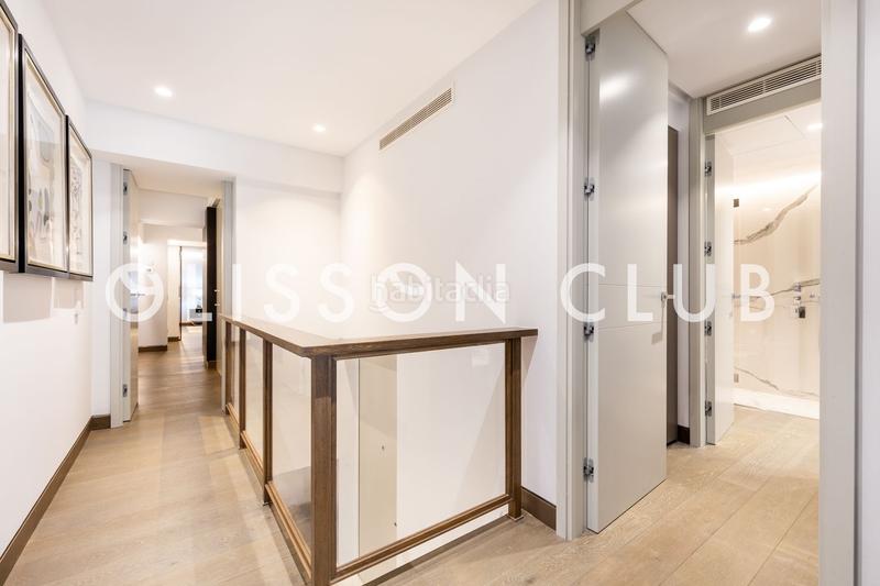 Foto c452f9a1-8d40-4e5a-be4a-126b22310c15. Piso maravilloso dúplex reformado con excelentes calidades, a pocos metros del parque el retiro. en Madrid