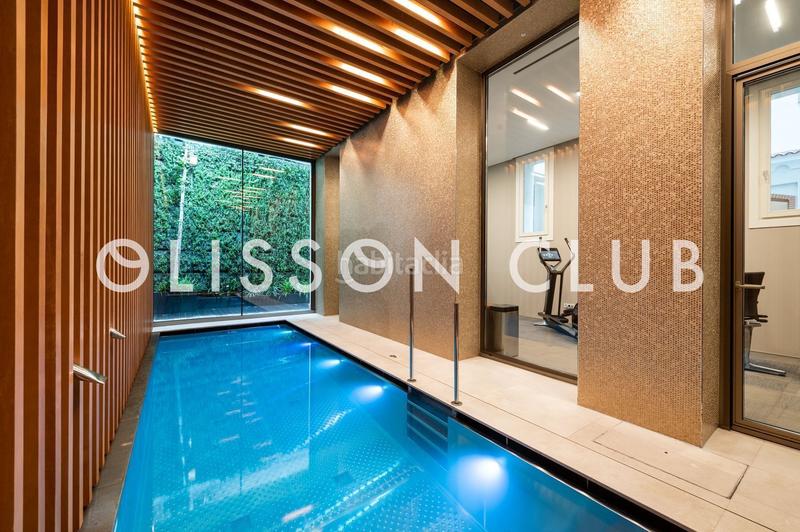 Foto dd937475-2672-43cf-90f8-ff63738b722c. Piso maravilloso dúplex reformado con excelentes calidades, a pocos metros del parque el retiro. en Madrid