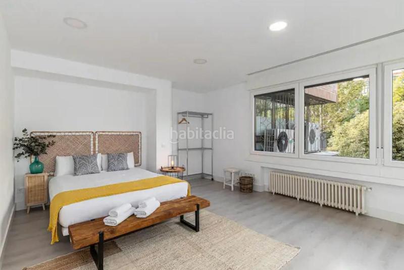 Foto b8cc6cb2-a52c-4ab1-8d93-8e16fd1721b9. Piso espectacular piso reformado, con piscina y a un paso de el parque del retiro. en Madrid