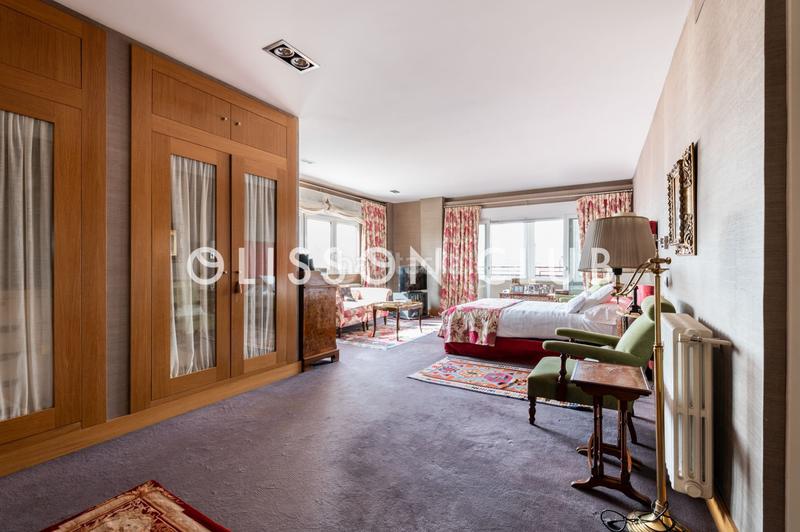 Foto 2316dd0f-5892-4f86-bf15-5ffcaf01176f. Dúplex amb calefacció a El Viso Madrid