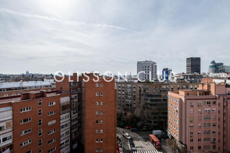 Foto 4b18cf92-406a-4967-becb-0214029a17ca. Dúplex amb calefacció a El Viso Madrid