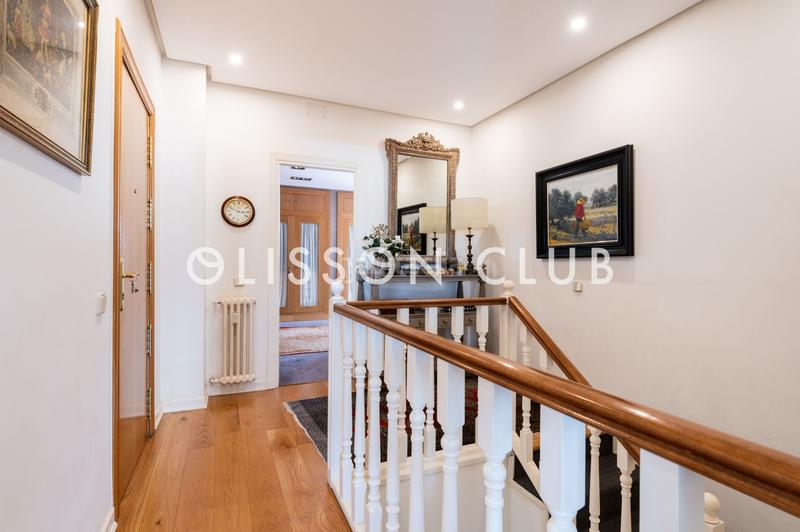 Foto 52bcde4e-4e70-46e7-8a7f-ca598d5e9264. Dúplex amb calefacció a El Viso Madrid