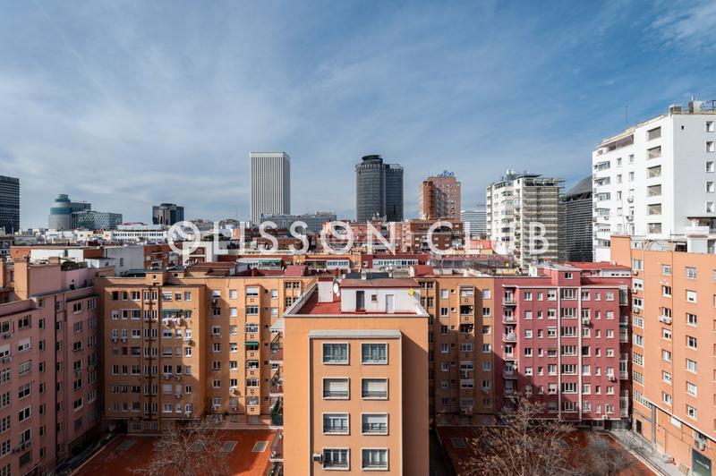 Foto 8a20c65a-bbc6-4d16-b6ed-9189c90baca2. Dúplex amb calefacció a El Viso Madrid