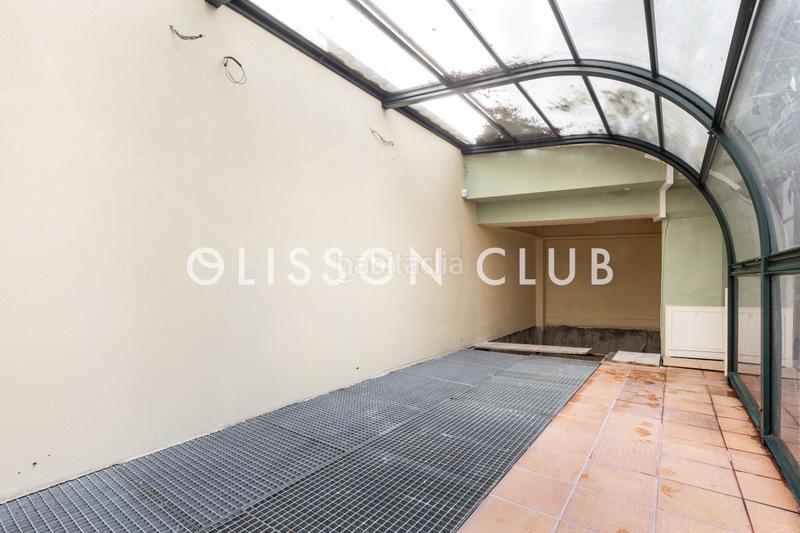 Foto 220948a0-94d9-4834-8b61-e94ff4a86d3a. Casa adosada chalet pareado en hispanoamérica con jardines, garaje y piscina en Madrid