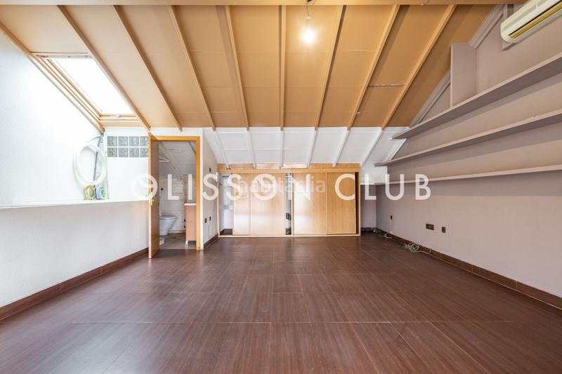 Foto 571dc546-4874-4b3b-826d-bed22b84d2a7. Casa adosada chalet pareado en hispanoamérica con jardines, garaje y piscina en Madrid