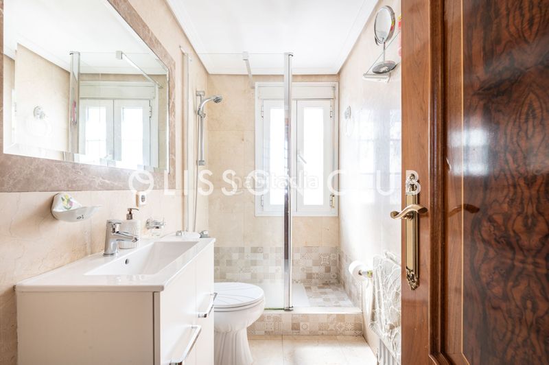 Foto fb81d126-0e7d-4768-ab07-9f71c39ab84e. Casa amb calefacció a Hispanoamérica-Bernabéu Madrid