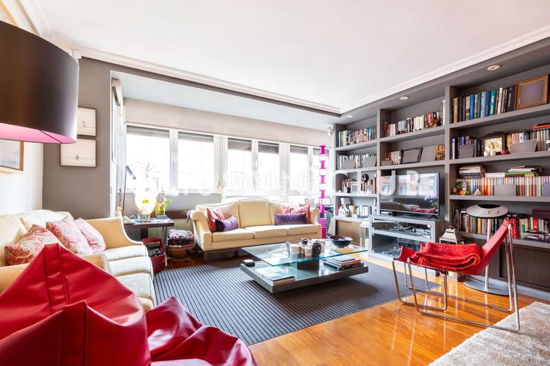 Foto a810183f-c179-4151-a0a6-de4b0aeb40fd. Dúplex espacioso ático dúplex , en urbanización con garaje, piscina y pádel en hispanoamérica en Madrid