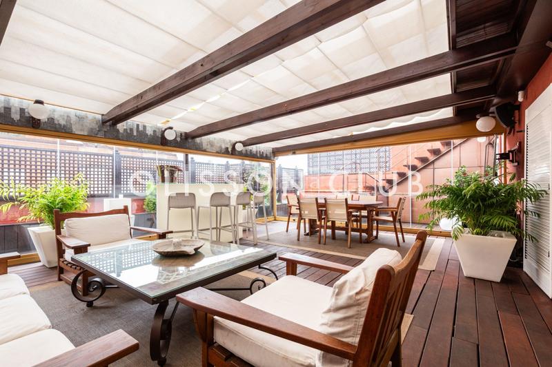 Foto aecd7c10-9289-4621-b82c-68259dc06b9b. Dúplex espacioso ático dúplex , en urbanización con garaje, piscina y pádel en hispanoamérica en Madrid