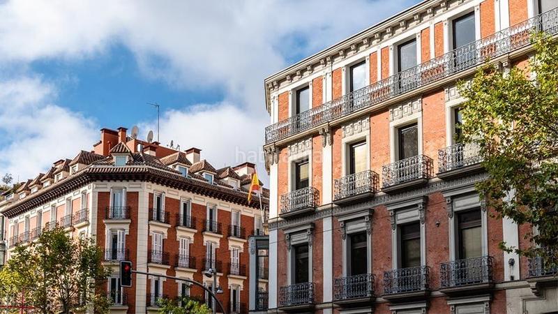 Foto ca153608-533b-4362-825a-5483083fff39. Dúplex espacioso ático dúplex , en urbanización con garaje, piscina y pádel en hispanoamérica en Madrid