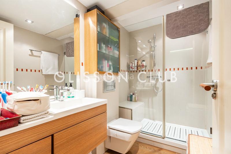 Foto d7e72ab0-95ed-4164-82d2-4b9084ba7db1. Dúplex espacioso ático dúplex , en urbanización con garaje, piscina y pádel en hispanoamérica en Madrid