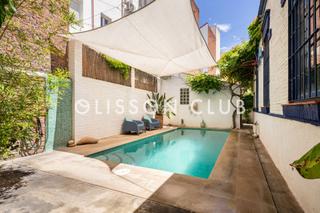 Casa en Fuente del Berro. Chalet a reformar con piscina y jardn privado en una de las zon