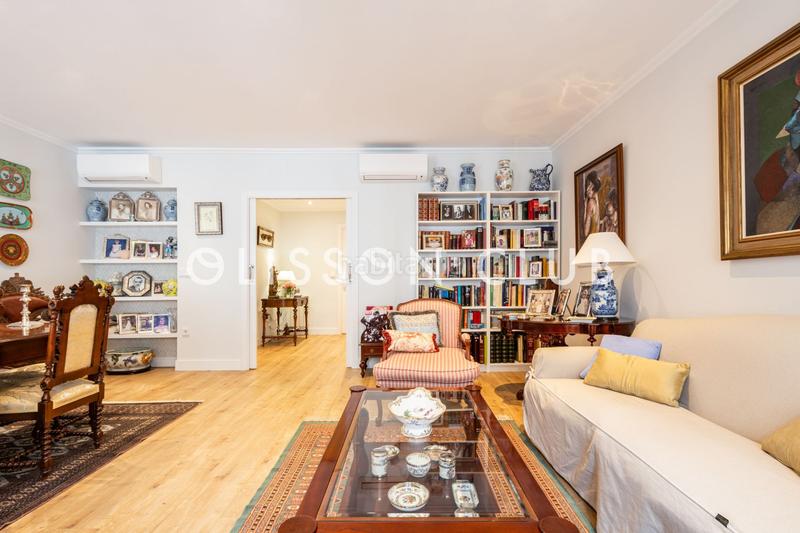 Foto d713e86f-d23a-40b0-b08f-6b61c0f2d8a5. Piso  en venta reformado recientemente en el barrio de Goya en Madrid