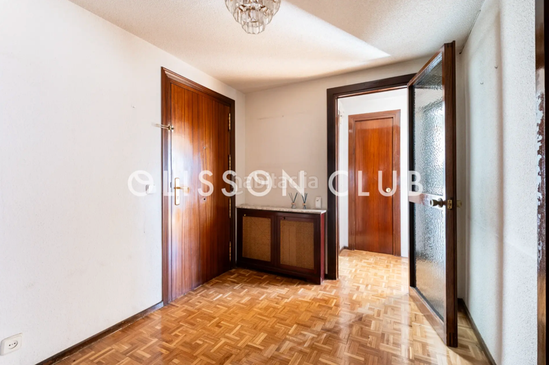 Foto 1c3b2568-1769-4e91-b5c7-46eee07ded72. Pis amb calefacció piscina a Colina Madrid