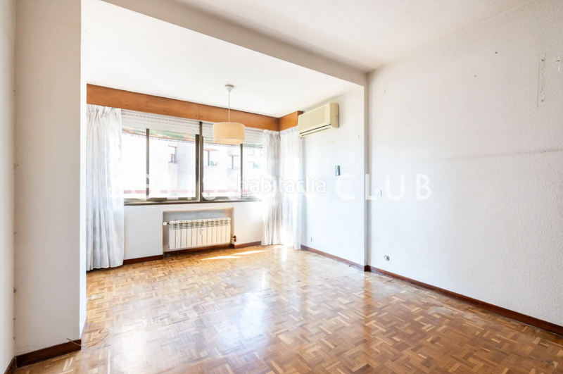 Foto dfe035f7-ce35-4b74-8505-979d8a5cf617. Pis amb calefacció piscina a Colina Madrid