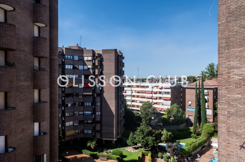 Foto ef6a8cd8-cc7a-4555-97f6-26415d000522. Pis amb calefacció piscina a Colina Madrid