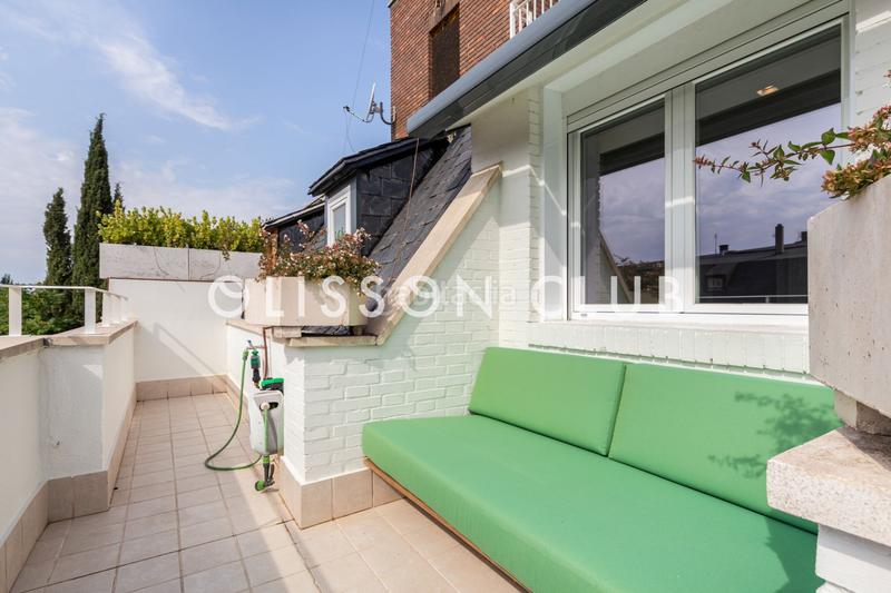 Foto d301707d-28bc-4aac-b27d-3588ce2c529f. Alquiler ático  con terraza en Nueva España en Madrid