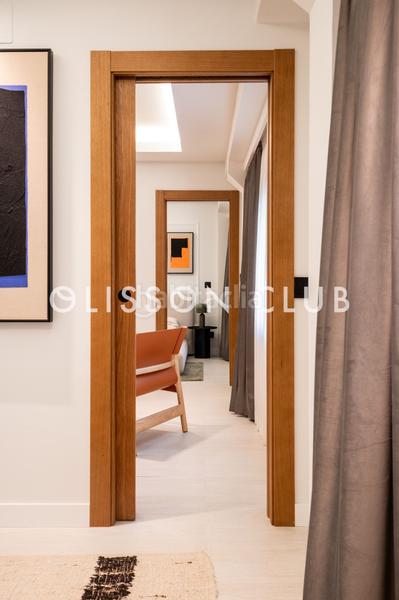 Foto 153104fa-38de-42c9-bd6f-fb6d794a3559. Piso clásico por fuera, nuevo por dentro en Goya Madrid
