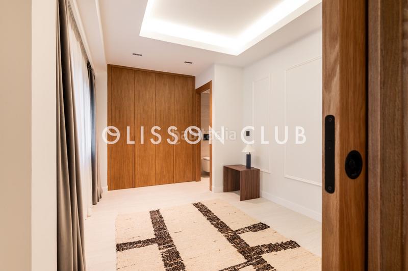 Foto fdaa9231-8067-4869-b9c1-b12bcf928a7f. Piso clásico por fuera, nuevo por dentro en Goya Madrid