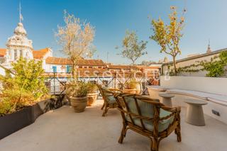 Àtic  Mayor. Ático de lujo con terraza y vistas exclusivas en el corazón de m