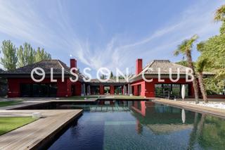 Casa a Urbanización La Moraleja. Residencia única con piscina, cine y gimnasio en la moraleja