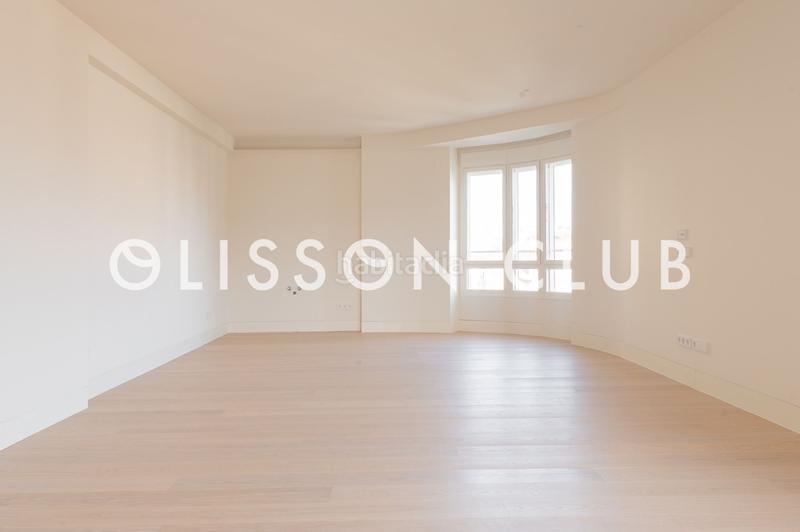 Foto e53c8b98-f601-43f2-8c44-c47f420eebb2. Attico con riscaldamento in Castellana Madrid