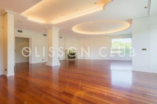 Etagenwohnung in Argüelles