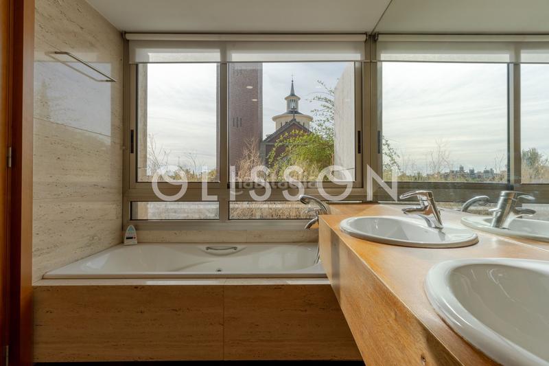 Foto 5807a5d2-ae3a-46cb-8fba-25eedab89a50. Dúplex ático dúplex con piscina privada en El Viso. en Madrid