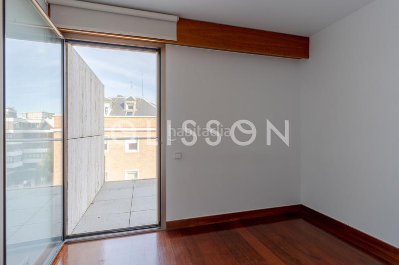 Foto a9b3740e-9f97-4ff4-b1ef-2dfeb9a6d00d. Dúplex ático dúplex con piscina privada en El Viso. en Madrid