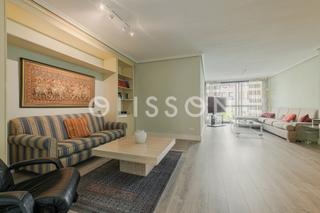 Etagenwohnung in Ibiza. Magnífico piso con garaje, trastero y piscina en el barrio de ib