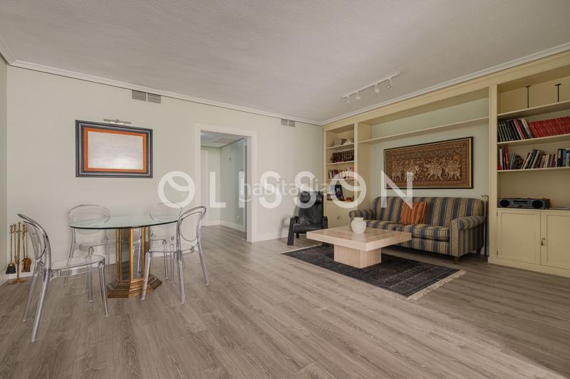 Foto 3a117cad-58a9-4896-85f1-40933a426362. Piso magnífico piso con garaje, trastero y piscina en el barrio de Ibiza en Madrid