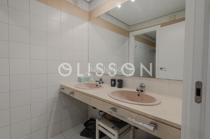 Foto bb66eb3c-150e-4a61-a687-dfd38b2abe47. Piso magnífico piso con garaje, trastero y piscina en el barrio de Ibiza en Madrid