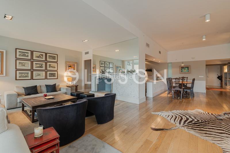 Foto f504ce32-f94c-4fa1-a41b-af06bfa92b26. Piso luz, espacio y vistas en Hispanoamérica-Bernabéu Madrid