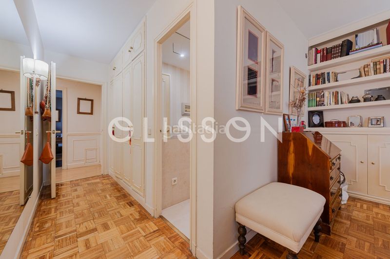 Piso exclusivo piso en la piovera con piscinas, plaza de garaje y luminosidad excepcional en Madrid - Imagen 16