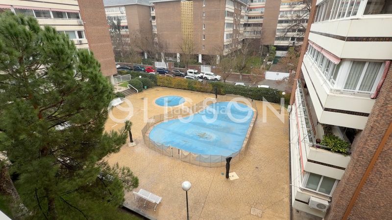 Piso exclusivo piso en la piovera con piscinas, plaza de garaje y luminosidad excepcional en Madrid - Imagen 6