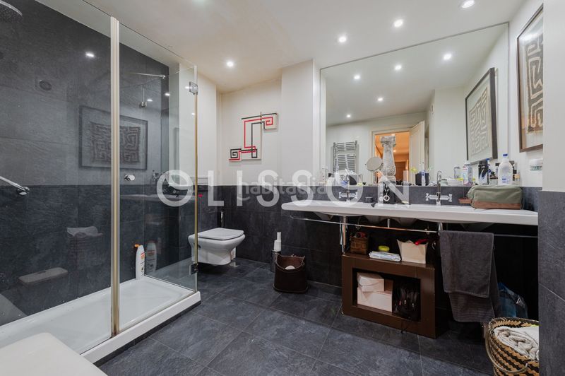Piso exclusivo piso en la piovera con piscinas, plaza de garaje y luminosidad excepcional en Madrid - Imagen 21