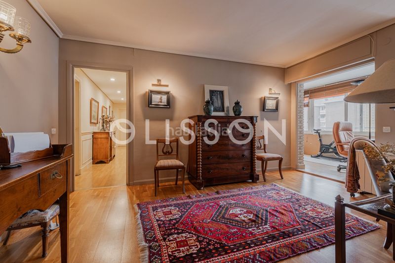 Piso exclusivo piso en la piovera con piscinas, plaza de garaje y luminosidad excepcional en Madrid - Imagen 8