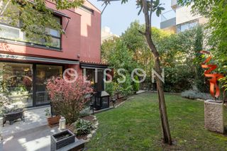 House en Canillas. Magn�fico chalet independiente reformado en arturo soria
