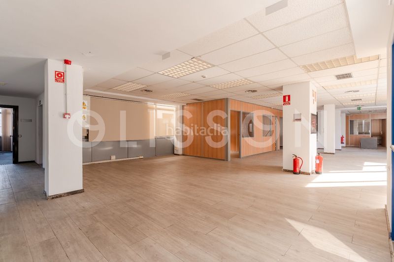 Foto 952601f0-3409-4211-9fe0-b5ae40e24ccb. Edifici a Estación-Centro Tres Cantos