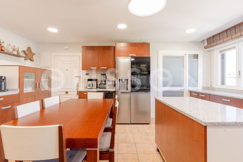 Foto 13995375-74fb-4143-ac16-024263d23b47. Dúplex amb calefacció piscina a San Juan Bautista Madrid