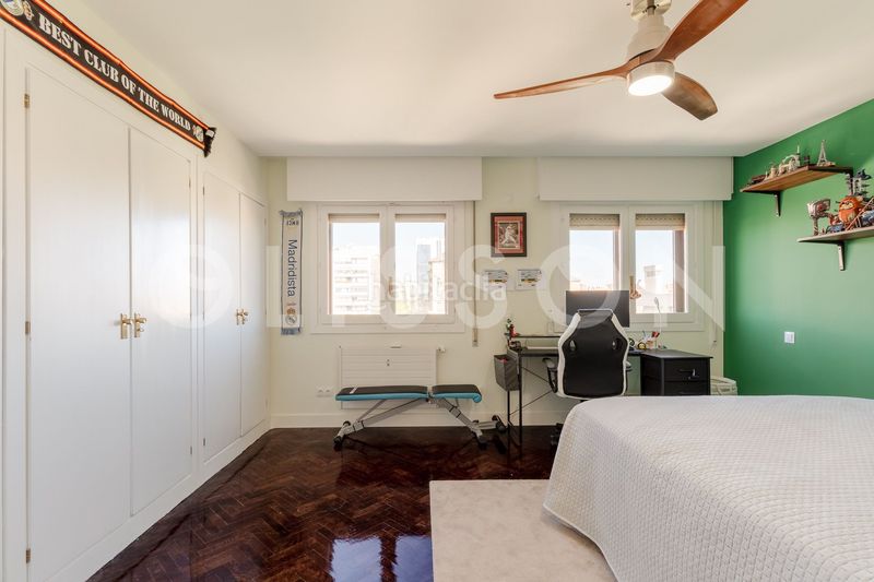 Foto 17357bf4-878f-4d18-9736-cce18932d053. Dúplex amb calefacció piscina a San Juan Bautista Madrid