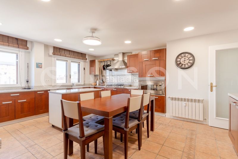 Foto 3baed822-c4c1-497b-b6cf-b88c2233b8c2. Dúplex amb calefacció piscina a San Juan Bautista Madrid