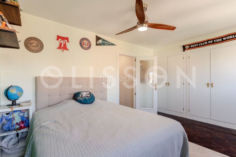 Foto 776f81dd-b826-40fa-a116-f4e53ec19a5c. Dúplex amb calefacció piscina a San Juan Bautista Madrid