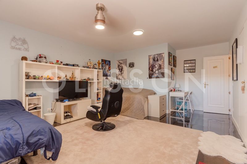 Foto b03da799-2d7e-425f-96c5-9a95a29b7e62. Dúplex amb calefacció piscina a San Juan Bautista Madrid