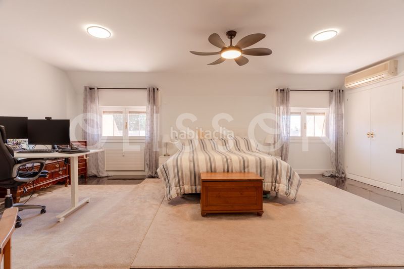 Foto d20a1a1f-c602-4596-bceb-754dc3a4b163. Dúplex amb calefacció piscina a San Juan Bautista Madrid