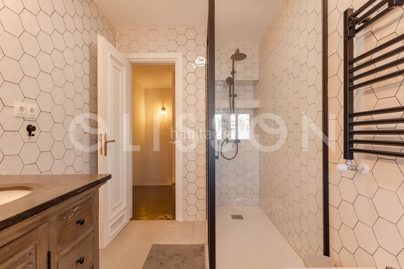 Foto d9c68a9f-467a-4e31-b24c-eb733e38a19b. Dúplex amb calefacció piscina a San Juan Bautista Madrid