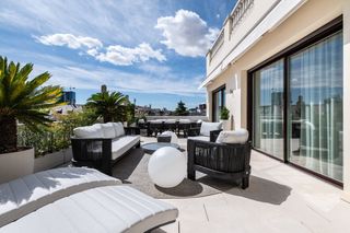 Alquiler Ático en Almagro. Espectacular ático ubicado en un elegante edificio clásico en la