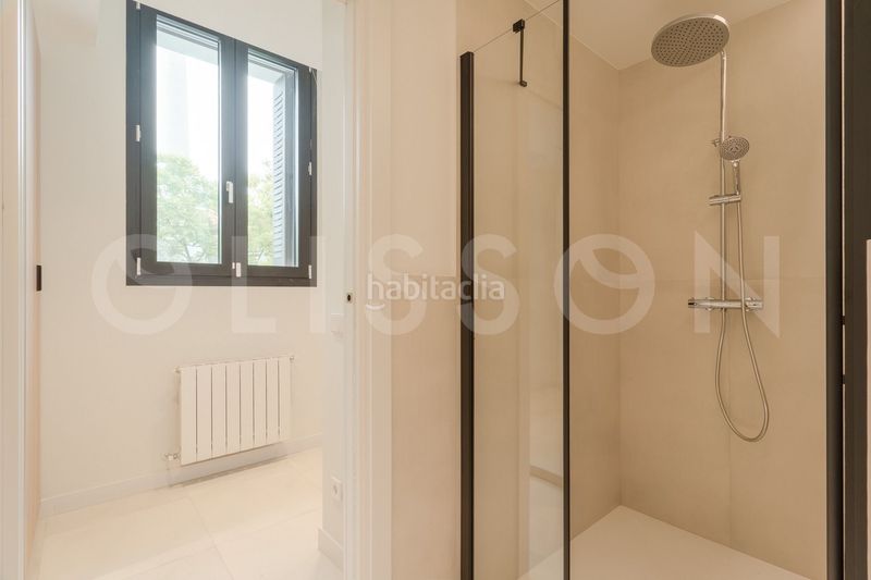 Foto 12a10ad3-e1b0-4722-a589-f29cf6d4bf05. Casa amb calefacció a Fuente del Berro Madrid