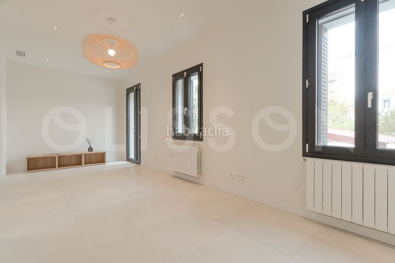 Foto 3f87a2cb-c69d-476e-9529-72e4a32f0caa. Casa amb calefacció a Fuente del Berro Madrid