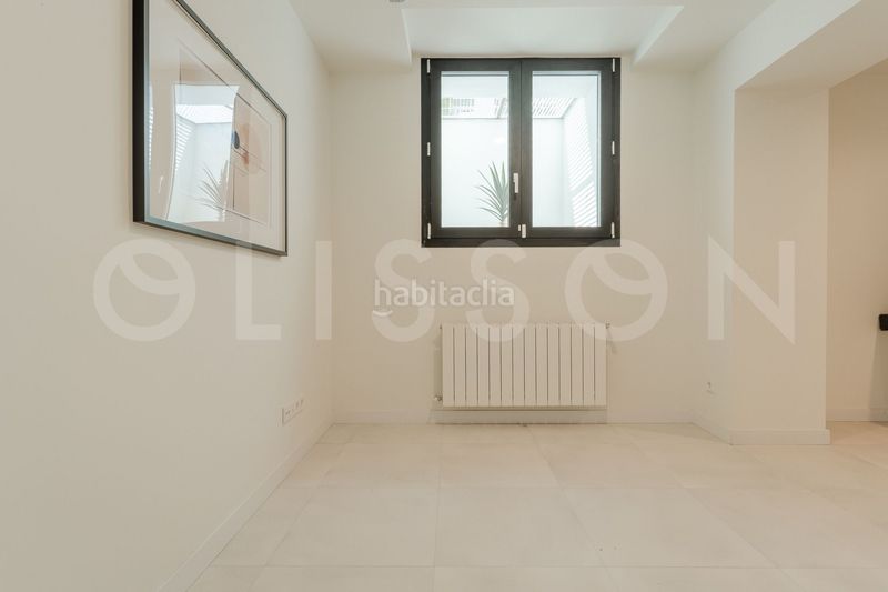 Foto a0de33a8-77fa-40cc-b67b-2637537c2a5b. Casa amb calefacció a Fuente del Berro Madrid